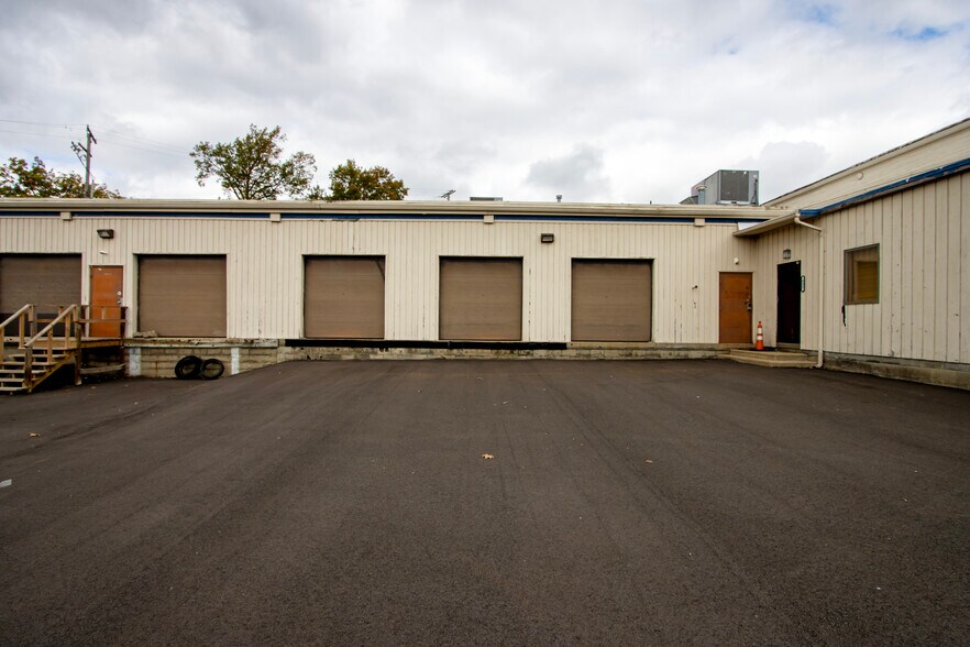 More Photos Of 160 S Columbus St, Wooster Warehouse For Lease