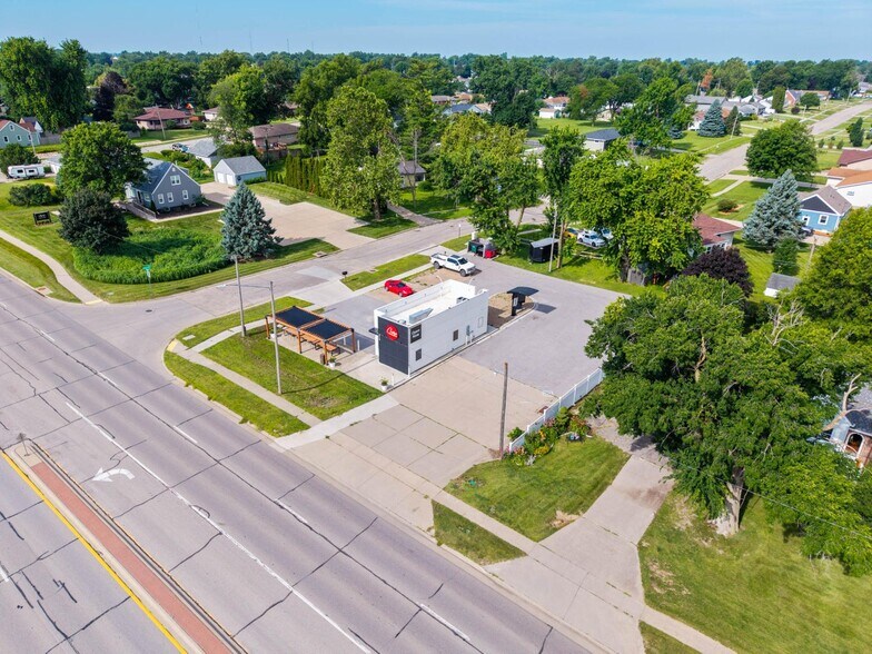 More Photos Of 1803 S Center St, Marshalltown Restaurant For Sale