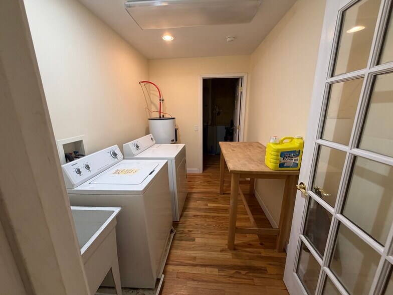 More Photos Of 205 S Armstrong Rd, Rogersville Loft Creative Space For Sale