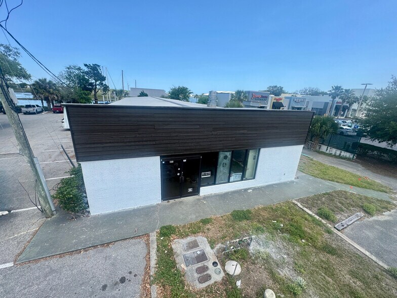 More Photos Of 801 Ponce De Leon Blvd, Saint Augustine Freestanding For Sale