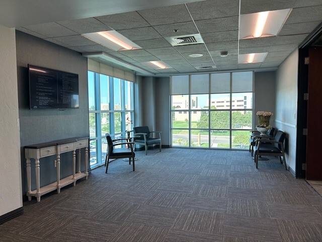 More Photos Of 1301 S Coulter St, Amarillo Medical For Lease