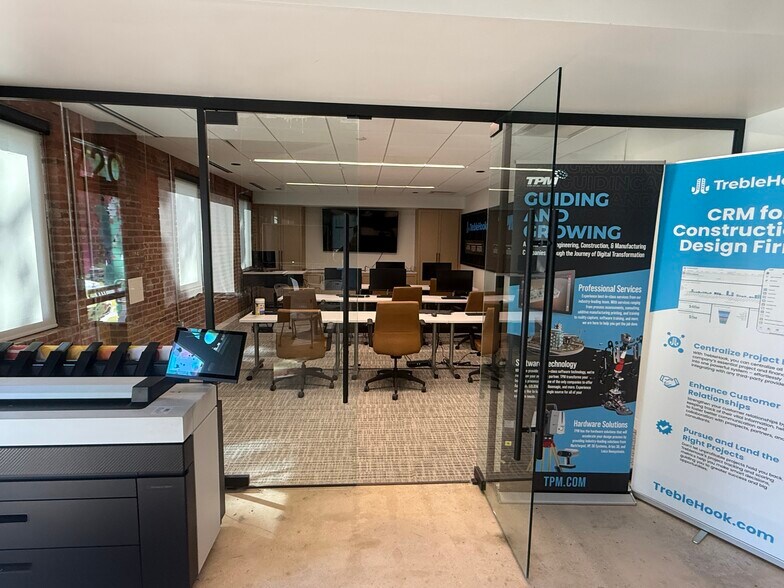 More Photos Of 720 Tuckaseegee Rd, Charlotte Showroom For Lease