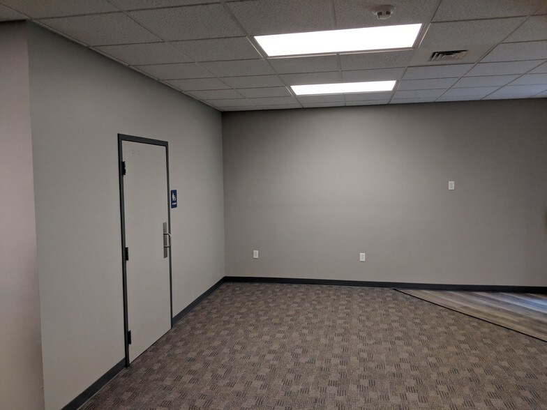 More Photos Of 1400 Proline Pl, Gettysburg Office For Sale