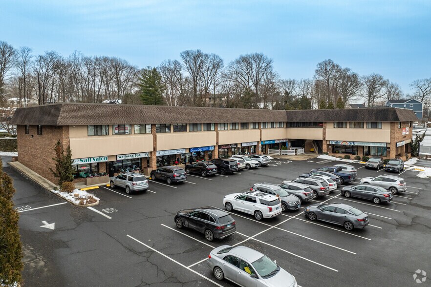 More Photos Of 2452-2490 Black Rock Tpke, Fairfield General Retail For Lease