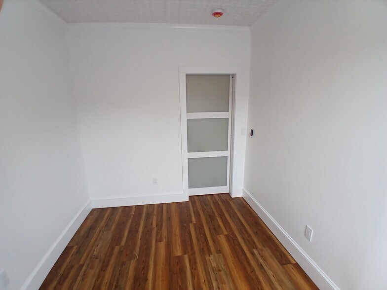 More Photos Of 117 Water St, Stonington Apartments For Sale