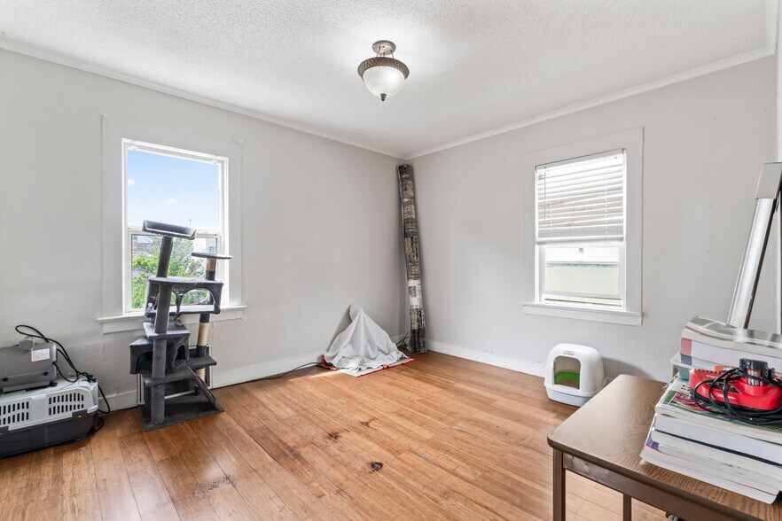 More Photos Of 231 Lux Ave, South San Francisco Storefront Retail Residential For Sale