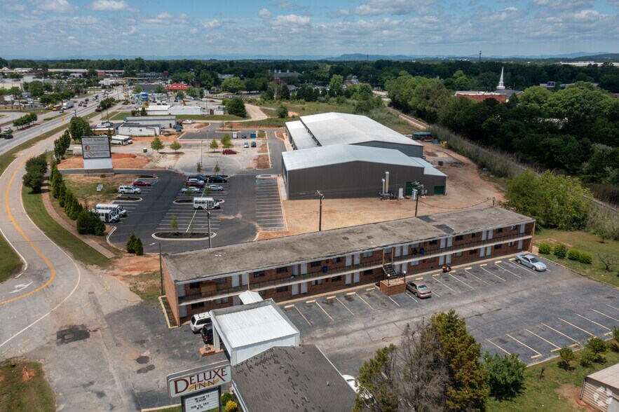 More Photos Of 215 S Main St, Mauldin Hotel For Sale