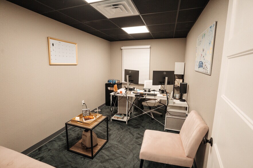 More Photos Of 8432 Park Place Blvd, Houston Office For Sale