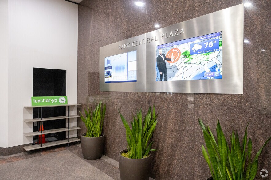 More Photos Of 1111 N Loop W, Houston Office For Lease