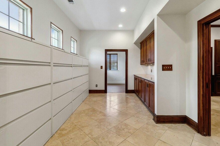 More Photos Of 310 Stagecoach Trl, San Marcos Medical For Lease