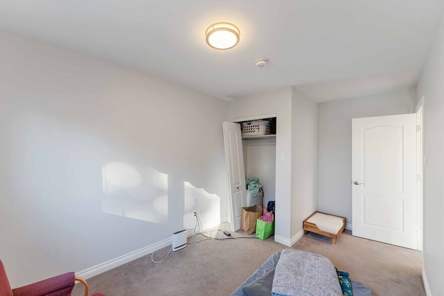More Photos Of 732 Morin St, Ottawa Apartments For Sale