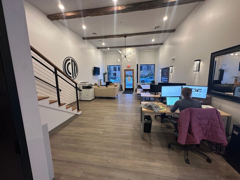 More Photos Of 118 N 3rd St, Grand Haven Office For Sale