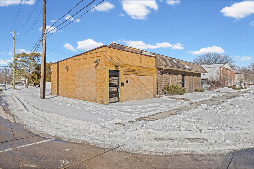 More Photos Of 17503 Stephens Dr, Eastpointe Freestanding For Sale