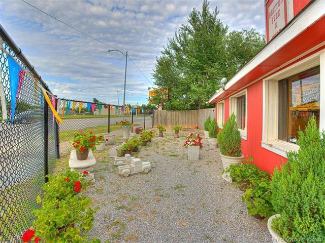 More Photos Of 708 W Britton Rd, Oklahoma City Freestanding For Sale