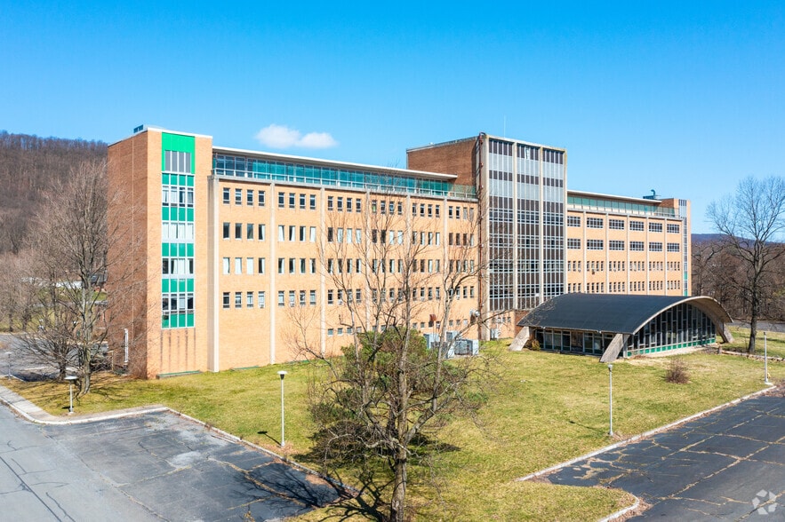 More Photos Of 101 Broad St, Ashland Hospital For Sale