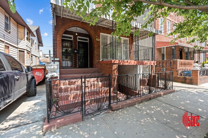 Primary Photo Of 255 E 55th St, Brooklyn Apartments For Sale