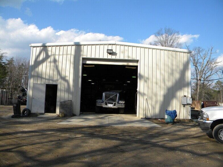 More Photos Of 25364 Richmond Tpke, Ruther Glen Service For Sale