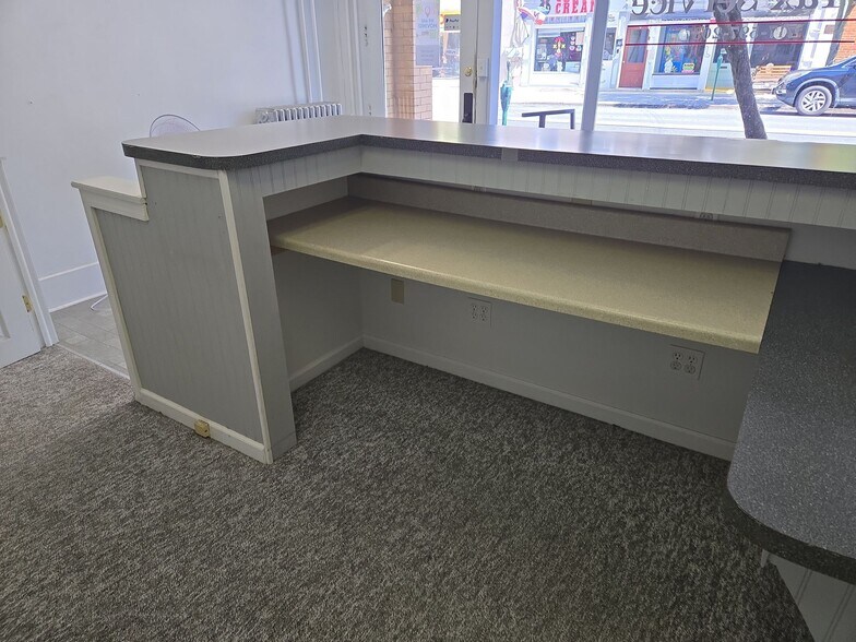 More Photos Of 7 S Carlisle St, Greencastle Office For Lease