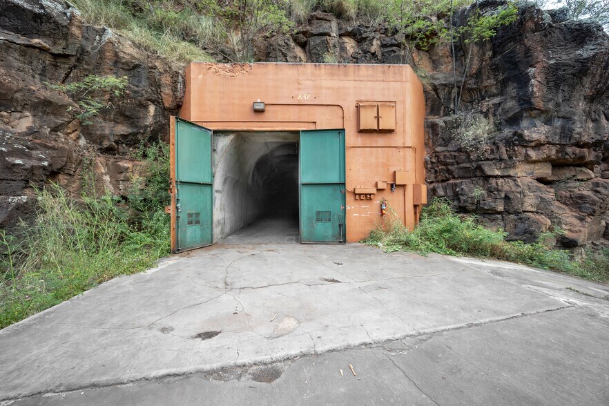 More Photos Of 94-990 Pakela St, Waipahu Self Storage For Lease