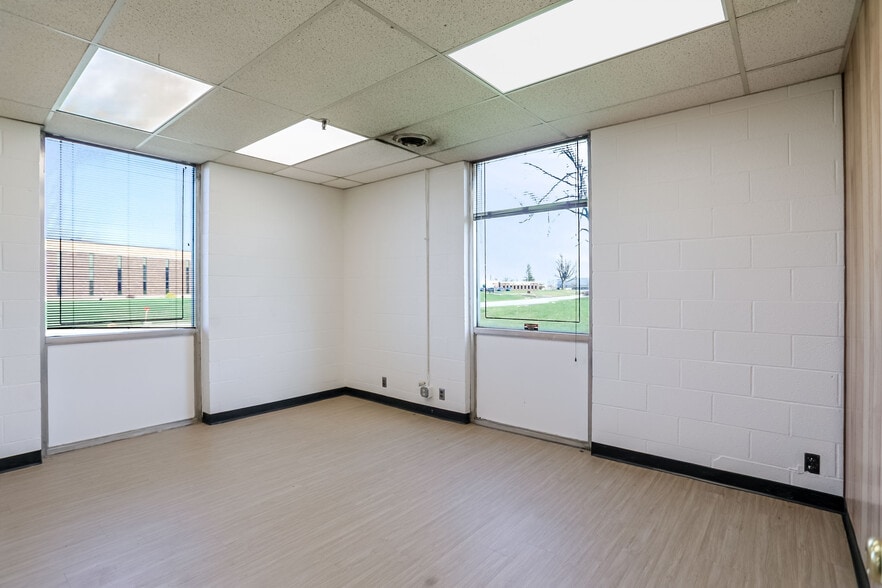More Photos Of 2334 Production Dr, Indianapolis Warehouse For Lease