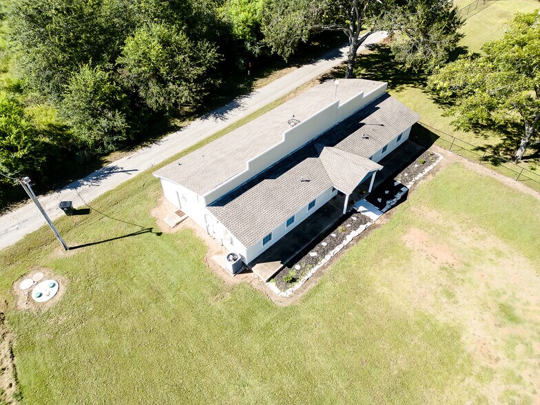 More Photos Of 4095 SE I 10 Frontage Rd, Sealy Medical For Sale