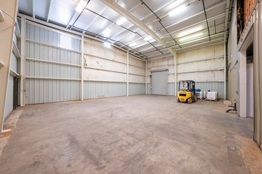 More Photos Of 120 Brush St, Ukiah Warehouse For Lease