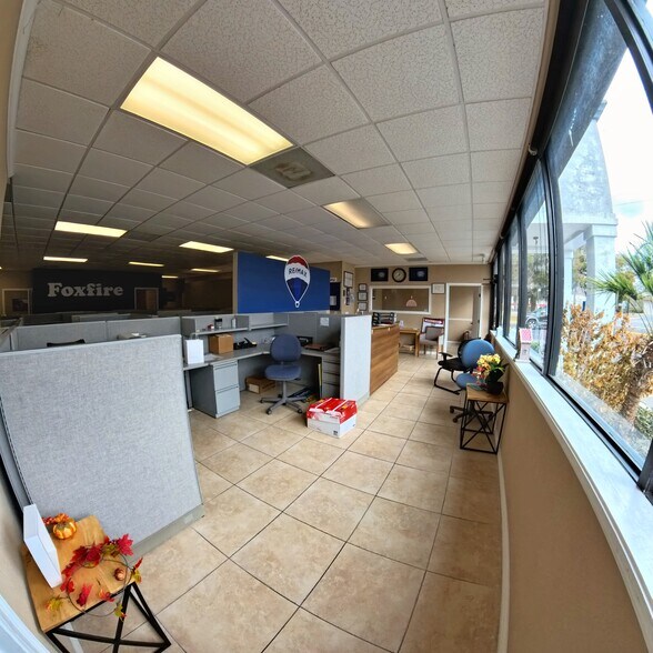 More Photos Of 126 N Us-27/441, Lady Lake Office For Lease
