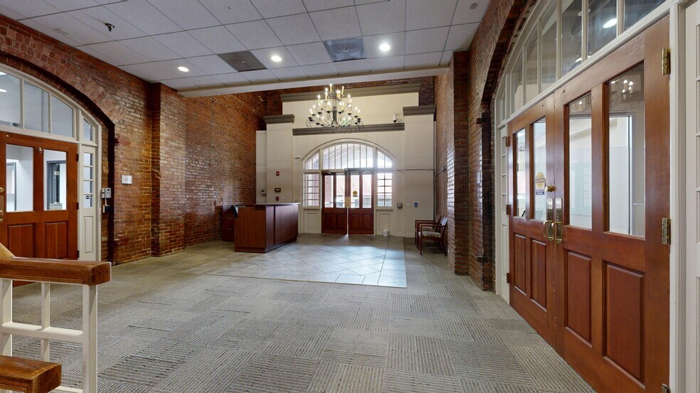 More Photos Of 33 W 11th St, Columbus Loft Creative Space For Lease