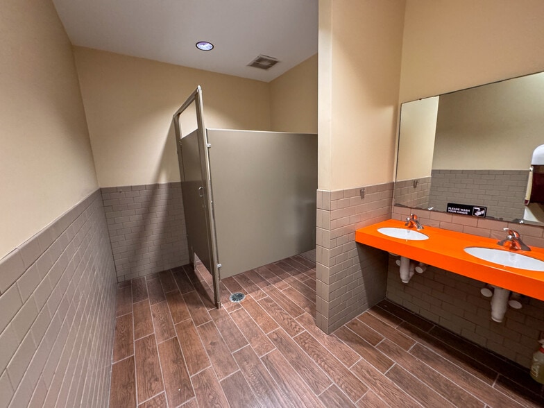 More Photos Of 1616 State Route 28, Loveland Freestanding For Sale