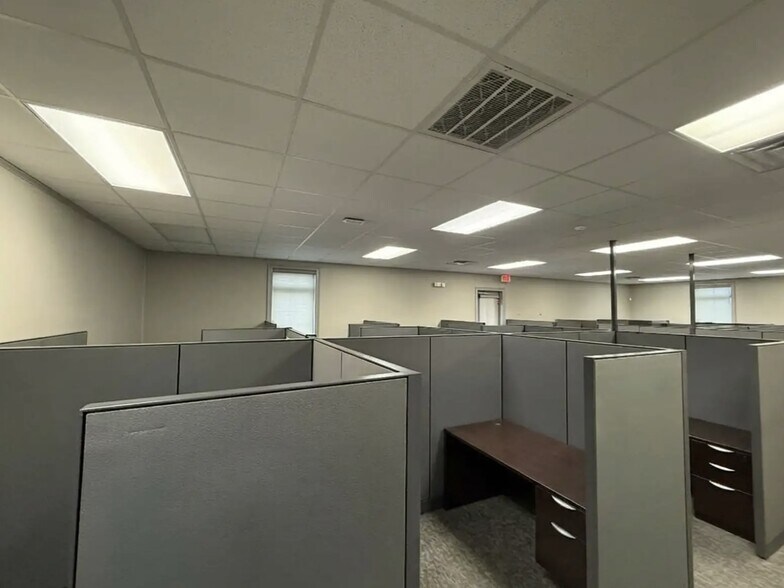 More Photos Of 4456 Arnold Ln, Baton Rouge Office For Sale