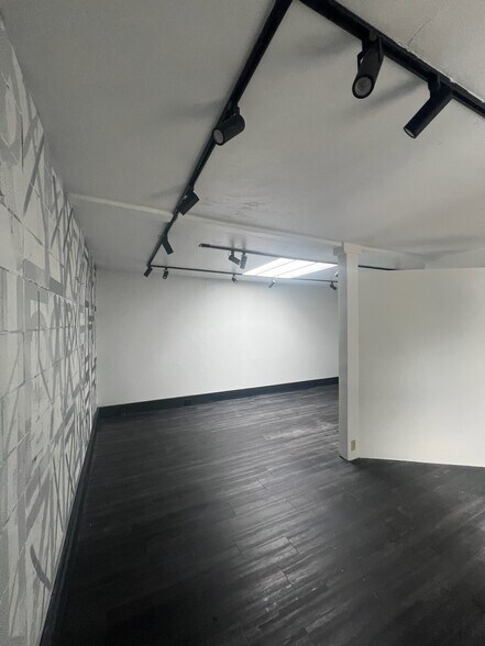 More Photos Of 7540-7542 Fay Ave, La Jolla Storefront Retail Office For Lease