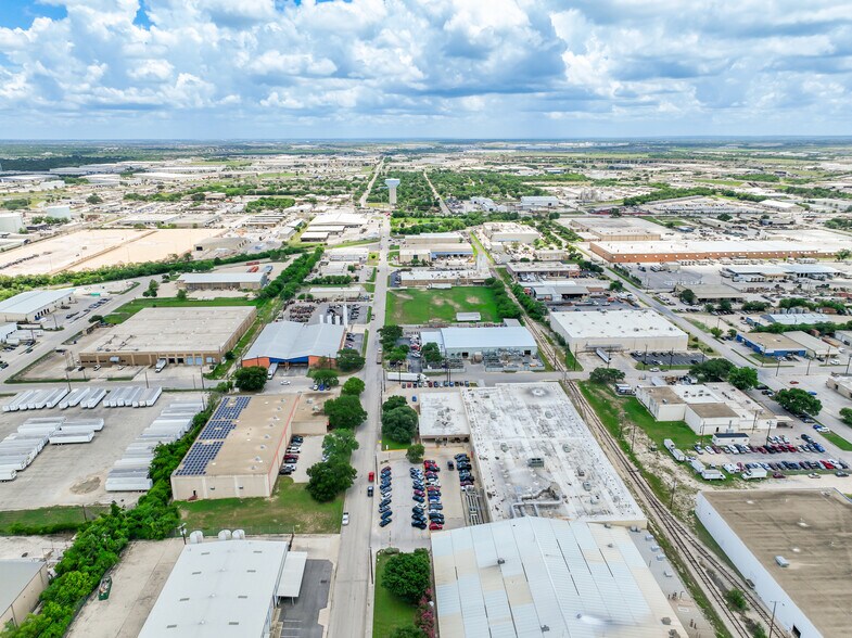More Photos Of 4267 Dividend Rd, San Antonio Warehouse For Sale