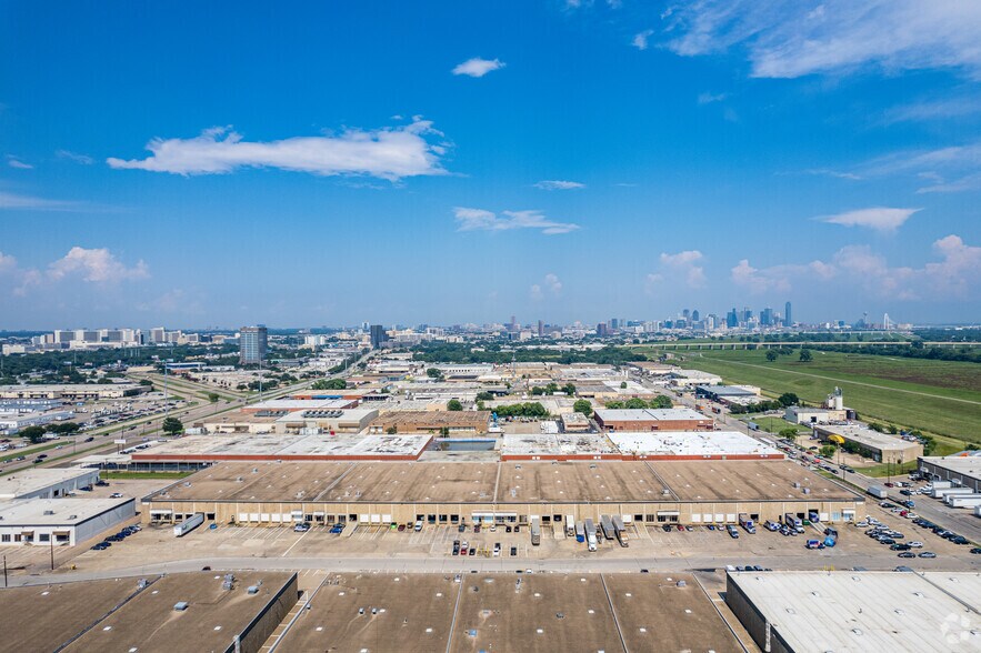 More Photos Of 4900-4930 Sharp St, Dallas Distribution For Lease