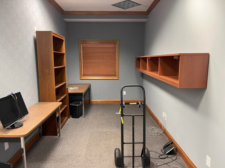 More Photos Of 8514-8518 N Dixie Dr, Dayton Medical For Sale