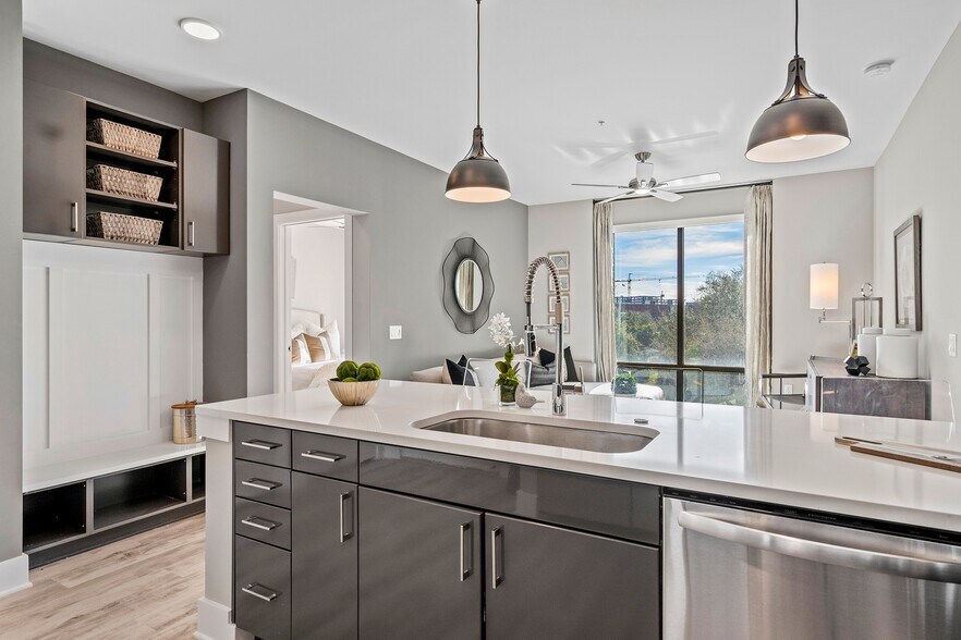 More Photos Of 838 Morrison Dr, Charleston Apartments For Lease
