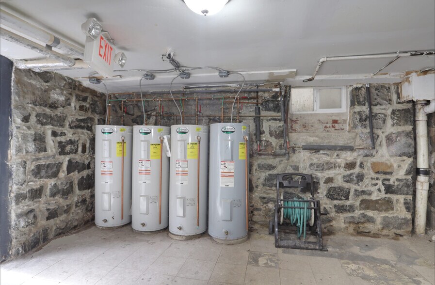 More Photos Of 2606 Central Ave, Union City Apartments For Sale