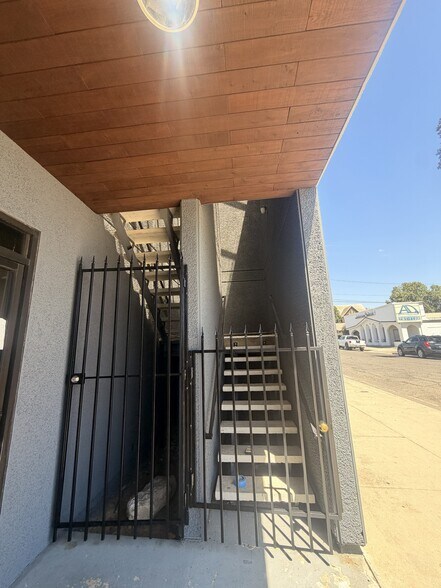 More Photos Of 108 E Mill Ave, Porterville Loft Creative Space For Lease