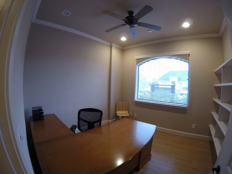 More Photos Of 1806 Snake River Rd, Katy Medical For Sale