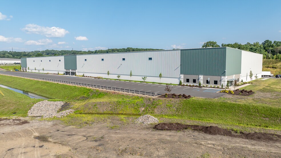 More Photos Of 137-147 Commonwealth Dr, Jenkins Distribution For Lease