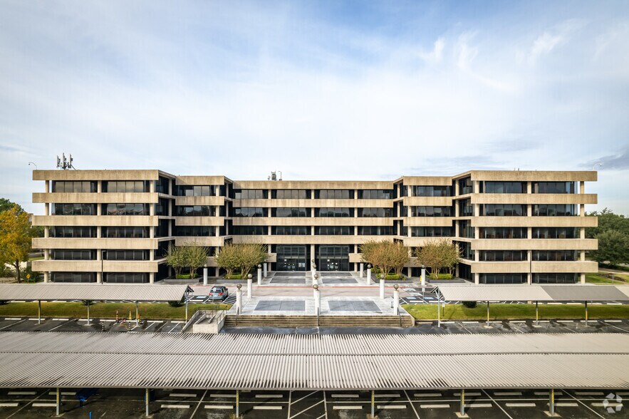 More Photos Of 1325 S Dairy Ashford Rd, Houston Office For Lease