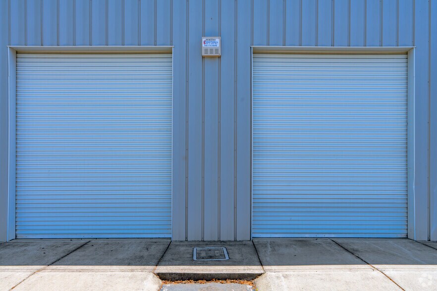 More Photos Of 4565 Skyway Dr, Olivehurst Warehouse For Lease