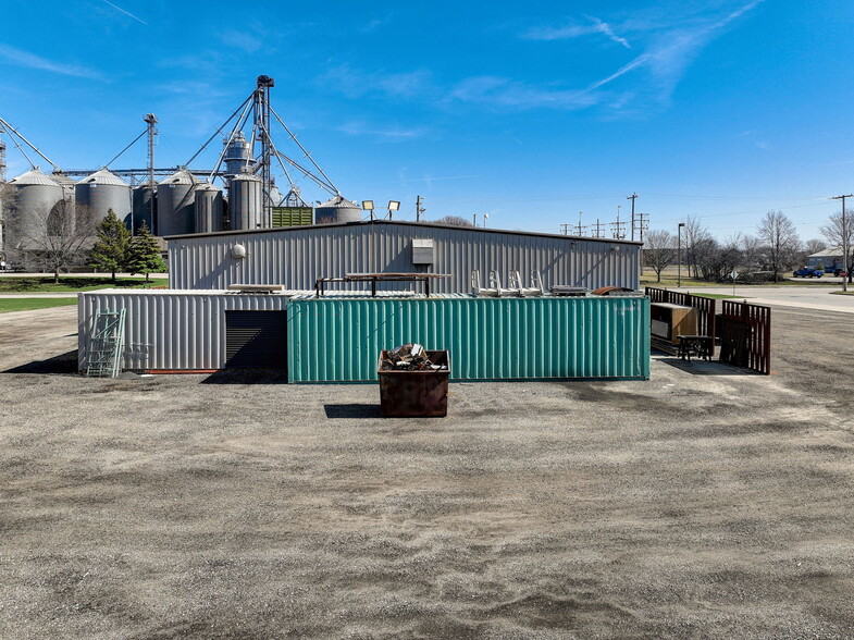 More Photos Of 201 Grell Ln, Johnson Creek Manufacturing For Sale