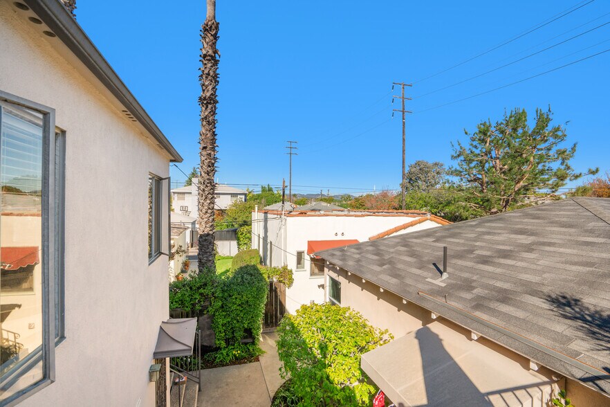 More Photos Of 2332 20th St, Santa Monica Apartments For Sale