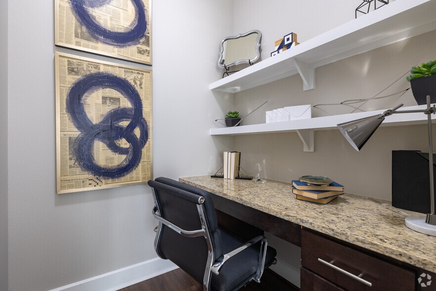 More Photos Of 12808 Queensbury Ln, Houston Apartments For Lease