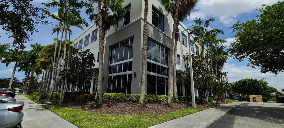 More Photos Of 7950 NW 53rd St, Doral Medical For Sale