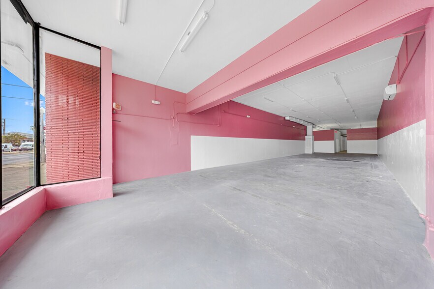 More Photos Of 8330 Biscayne Blvd, Miami Freestanding For Lease