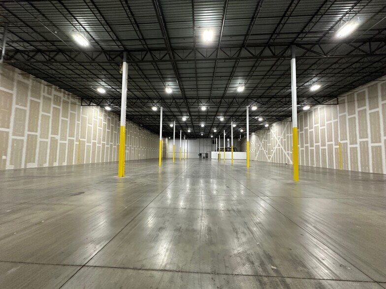 More Photos Of 12111-12151 Best Pl, Cincinnati Warehouse For Lease