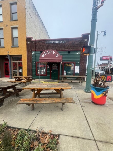 More Photos Of 346 N Main St, Memphis Restaurant For Sale