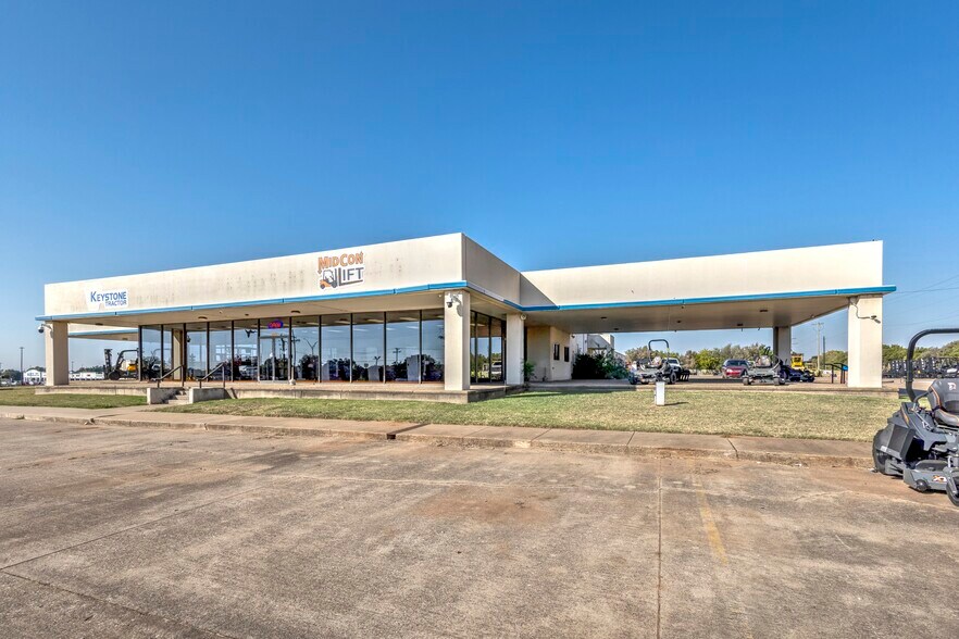 More Photos Of 1909 N Highway 81, Duncan Auto Dealership For Sale