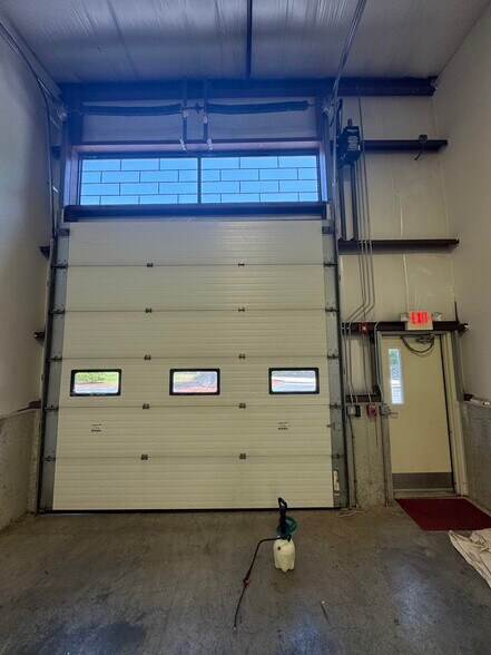 More Photos Of 33 Forge Hill Rd, Franklin Warehouse For Lease